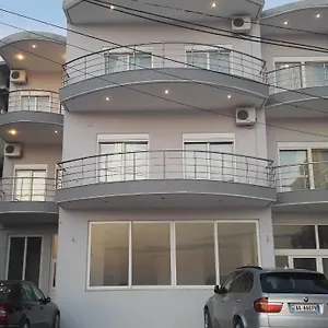 Juvenito Appartamento Sarandë